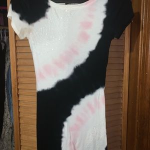 International Concepts top.